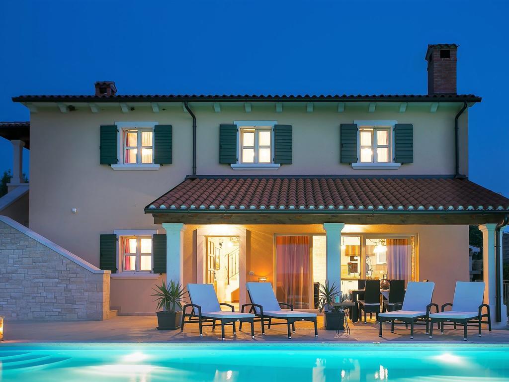 Selina Luxurious Villa With Swimming Pool In Sveti Lovrec מראה חיצוני תמונה
